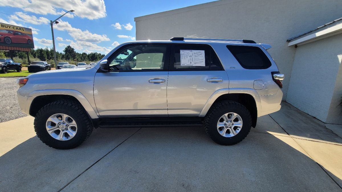 Used 2024 Toyota 4Runner SR5 image 8