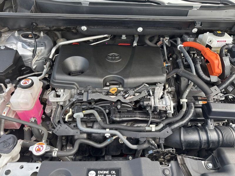 Used 2020 Toyota RAV4 XLE image 19