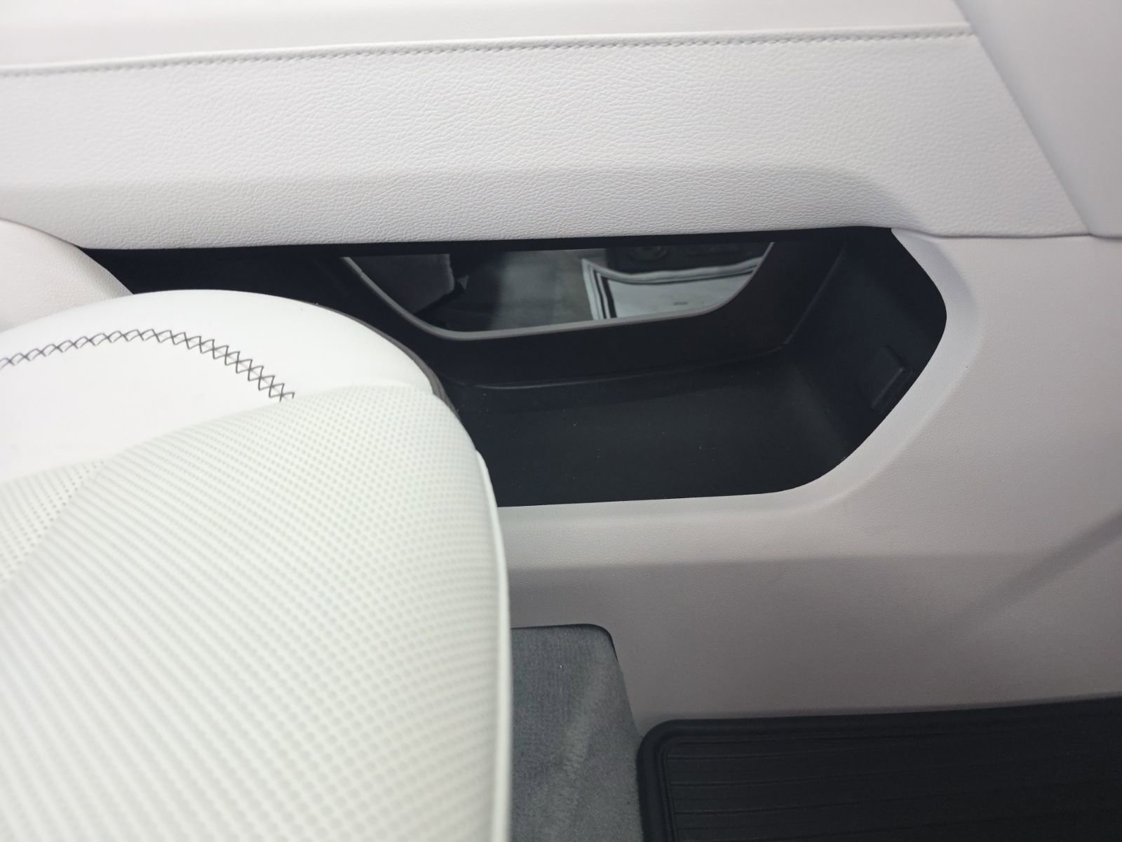 Used 2024 GMC Acadia Denali w/ Super Cruise Package image 10