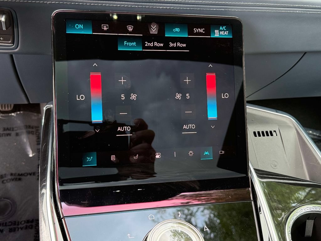 Used 2025 Cadillac Escalade IQ Luxury 2 w/ LPO, Premium Carpet Package AWD/4WD image 25