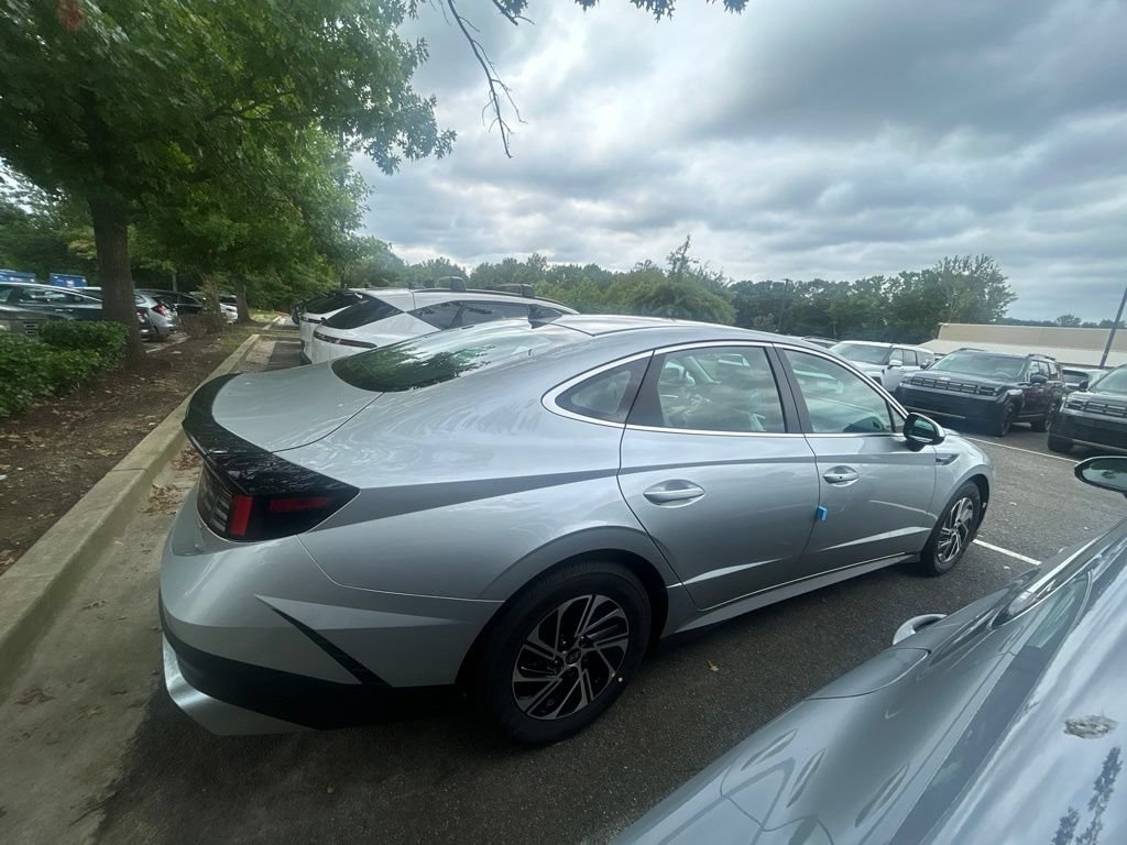 New 2026 Hyundai Sonata Blue FWD image 6