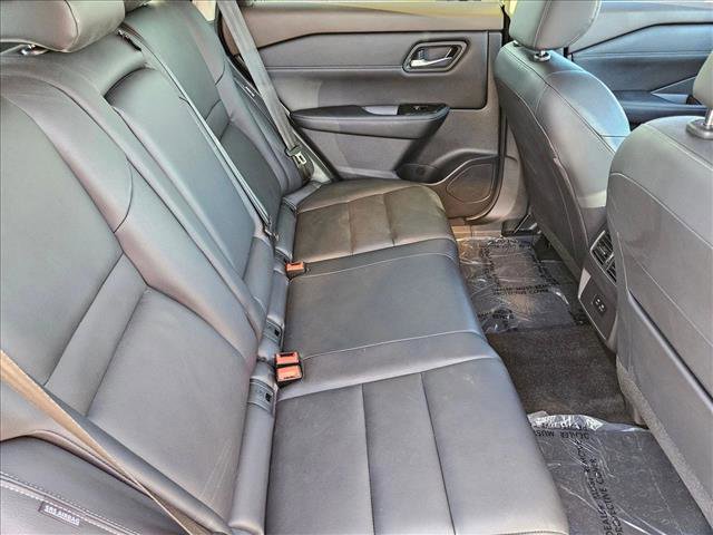 Used 2023 Nissan Rogue SL image 26