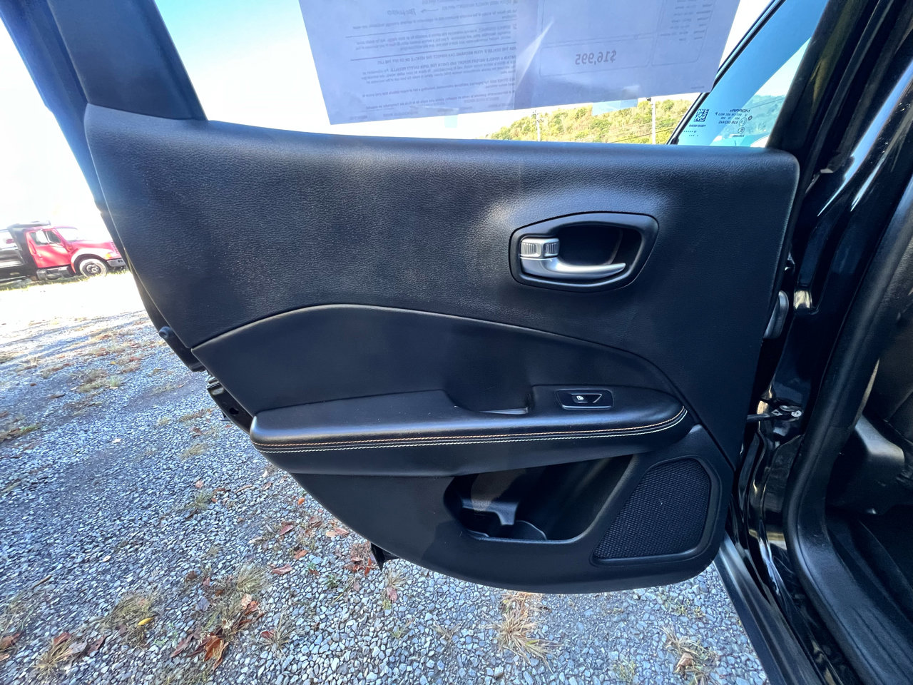 Used 2020 Jeep Compass Latitude w/ Cold Weather Group image 24