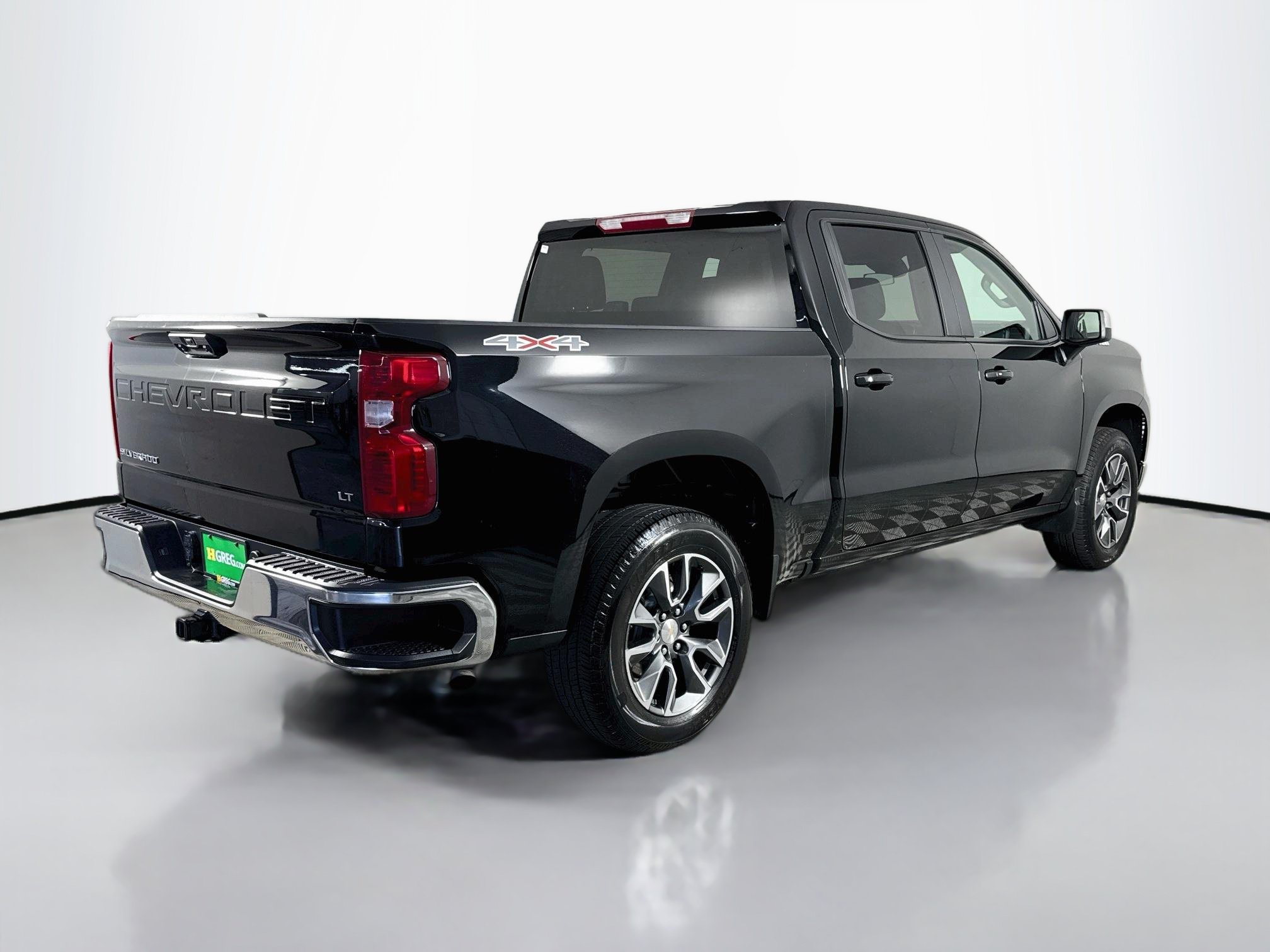 Used 2024 Chevrolet Silverado 1500 LT AWD/4WD image 10