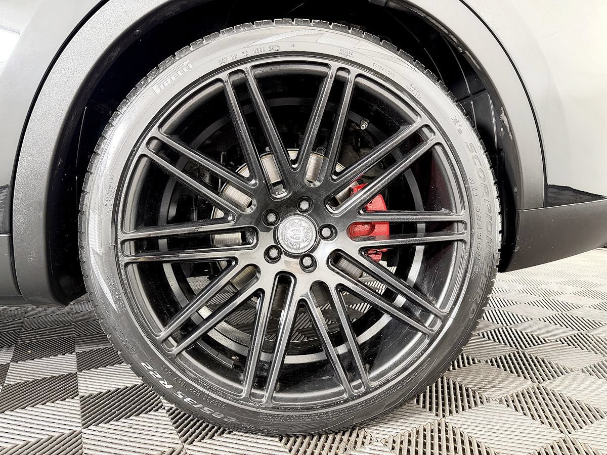 Used 2018 Maserati Levante AWD/4WD image 29