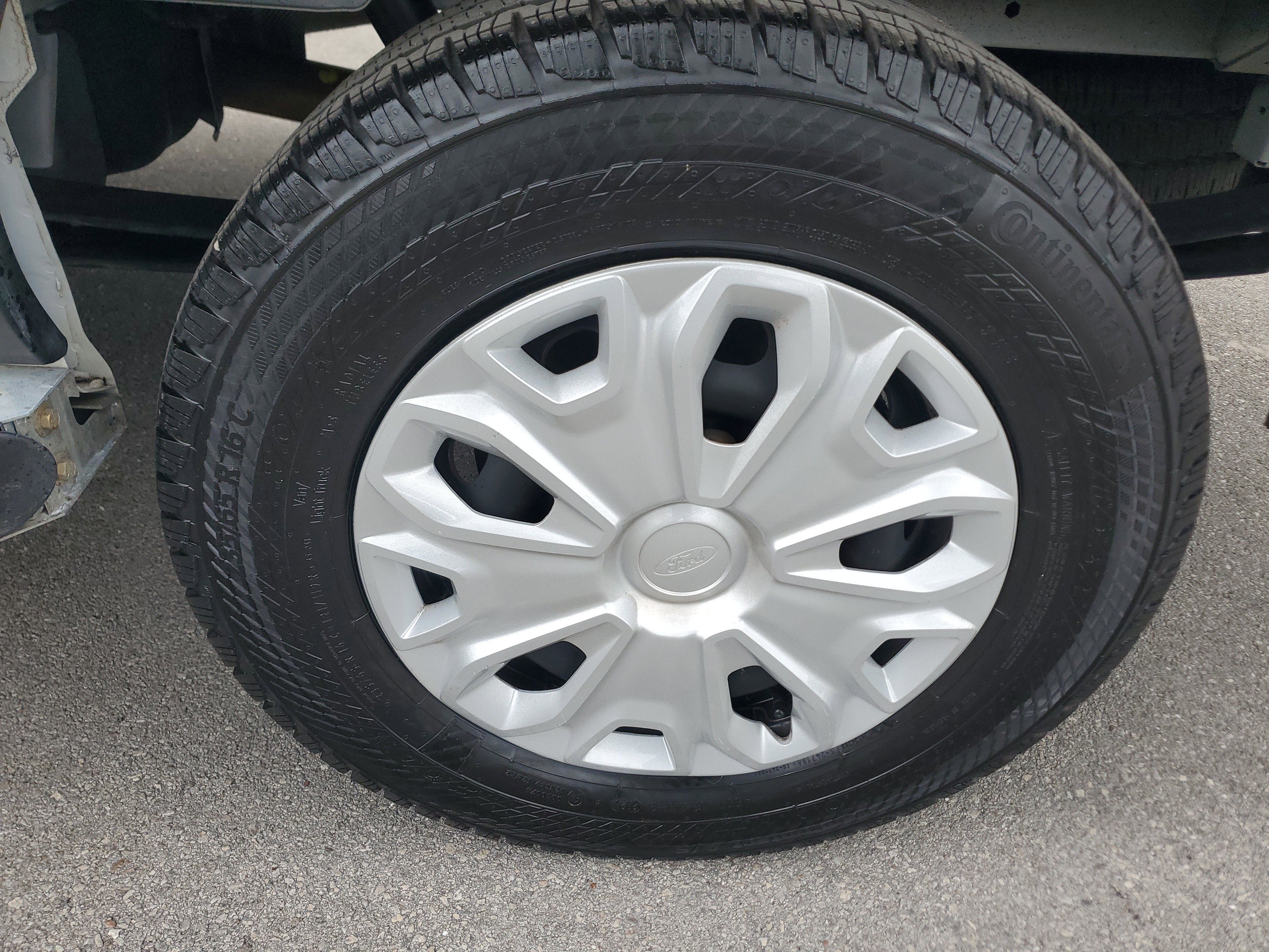 Used 2024 Ford Transit 250 Low Roof w/ Exterior Upgrade Package RWD image 28