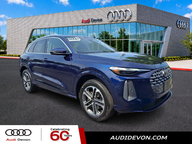 Certified 2025 Audi Q5 Premium w/ Convenience Package AWD/4WD image 1