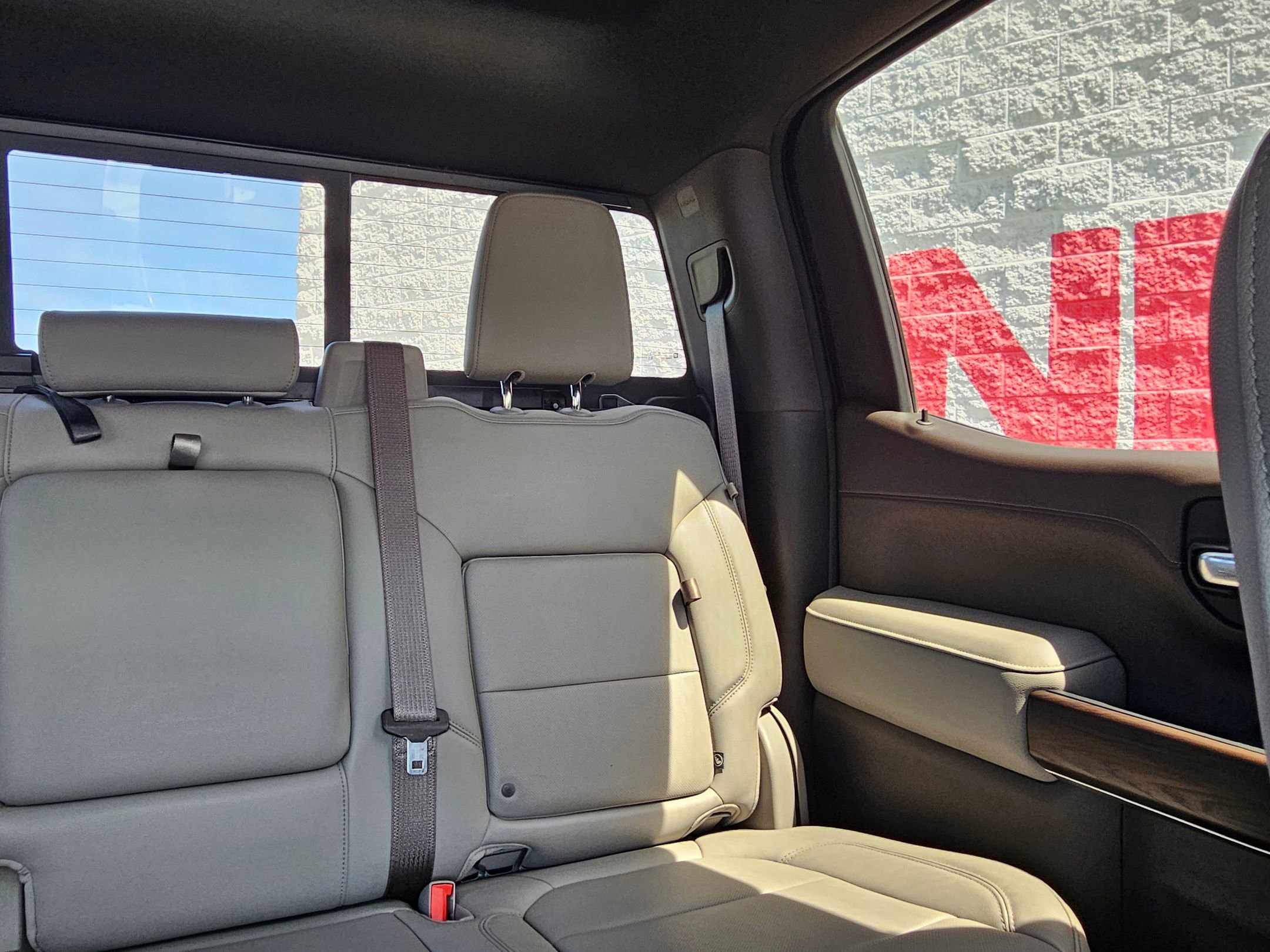 Used 2021 GMC Sierra 1500 SLT image 25