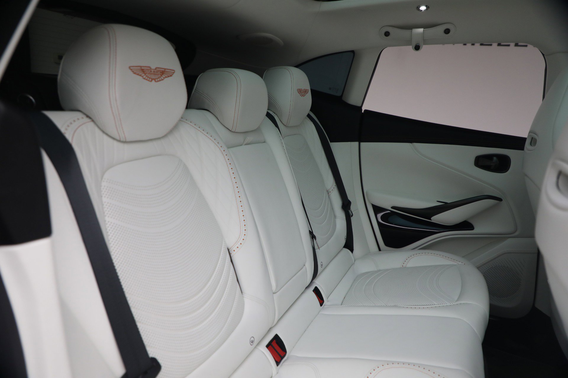 Used 2024 Aston Martin DBX 707 image 35