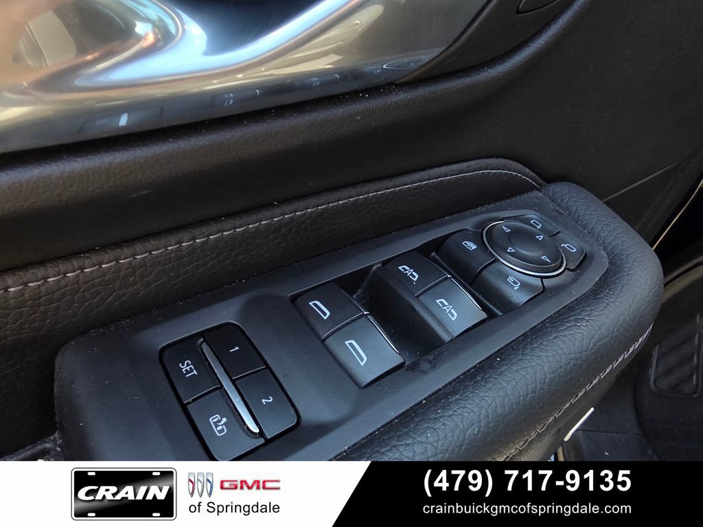Used 2024 GMC Yukon Denali AWD/4WD image 11