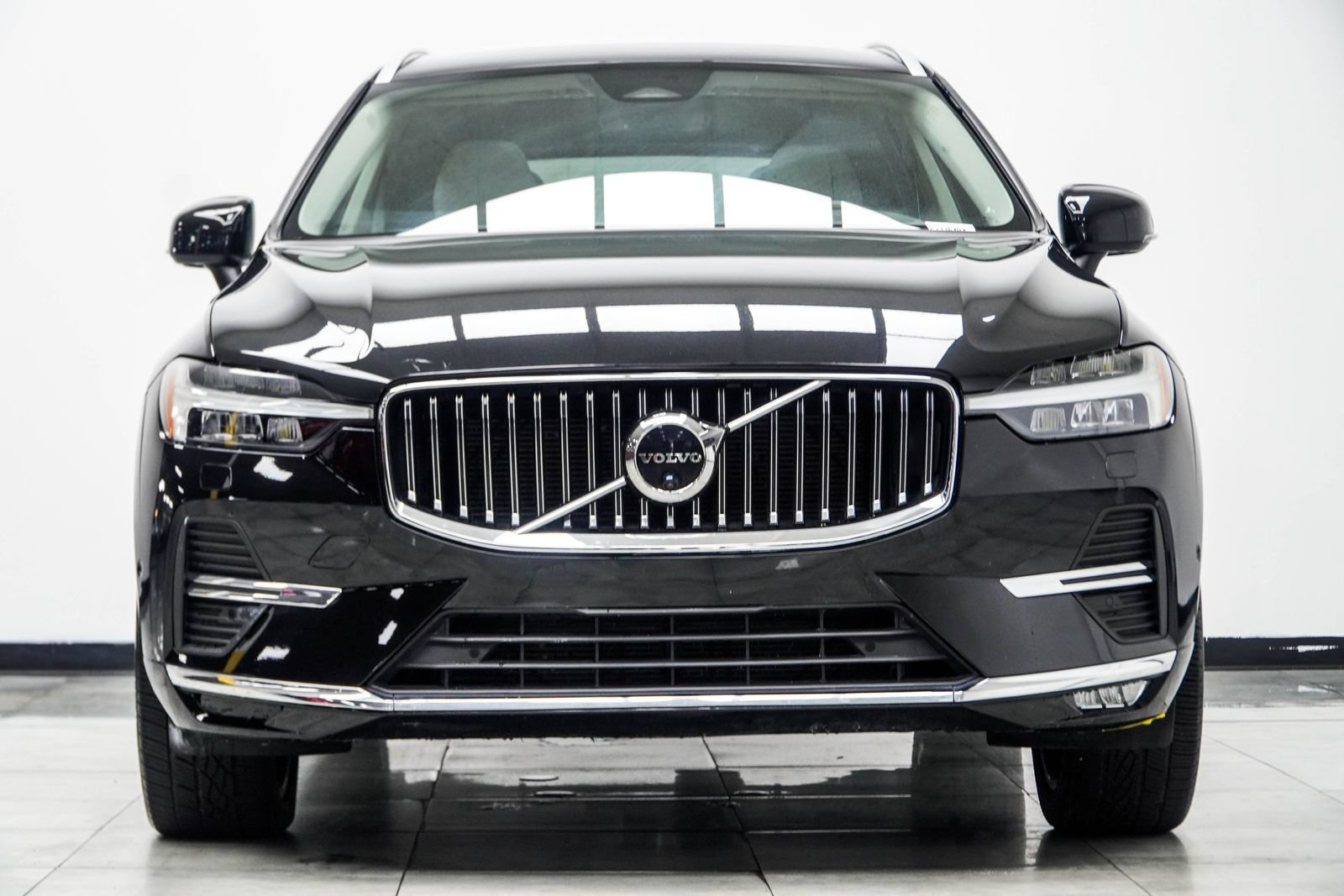 Used 2023 Volvo XC60 B5 Plus w/ Protection Package Premier FWD image 7