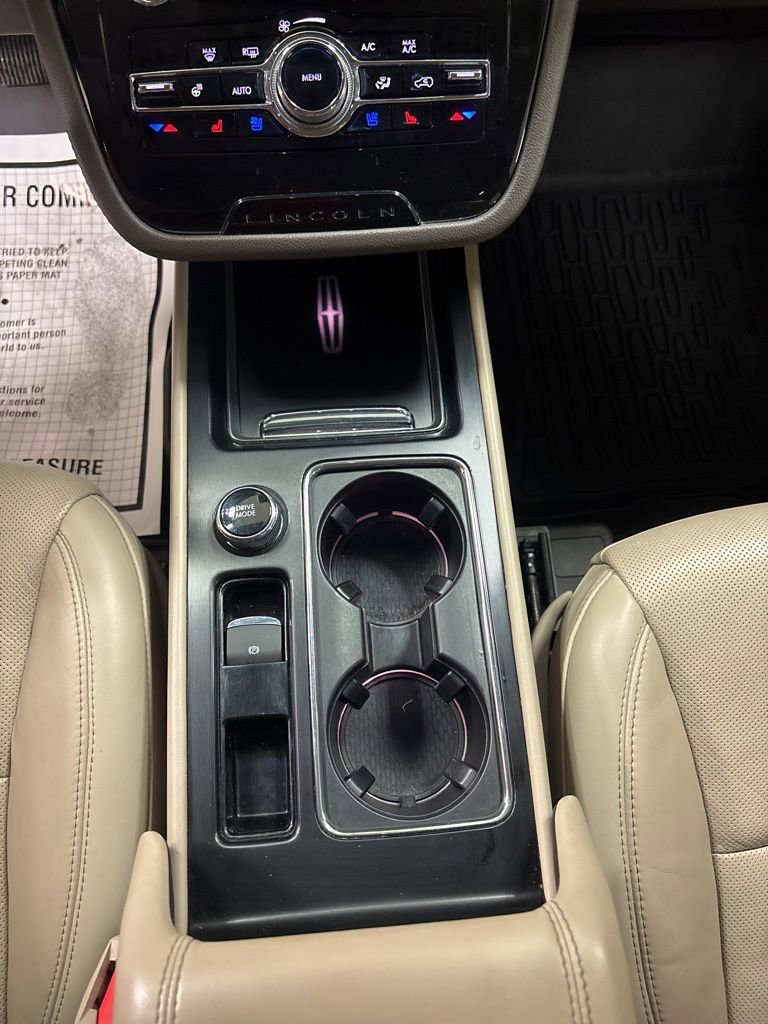 Used 2020 Lincoln Corsair Reserve w/ Equipment Group 201A image 13