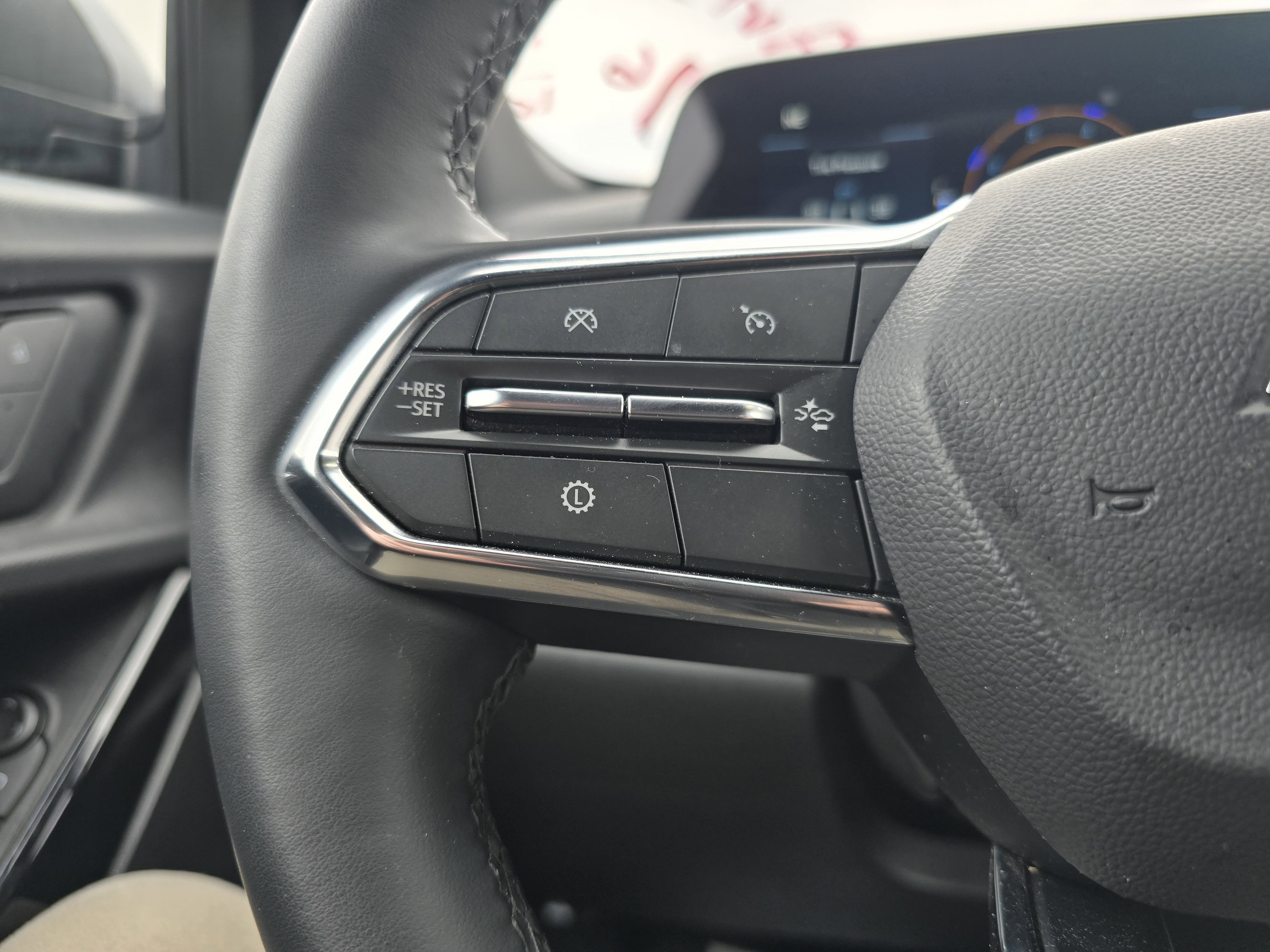 Used 2025 Chevrolet Equinox LT image 21