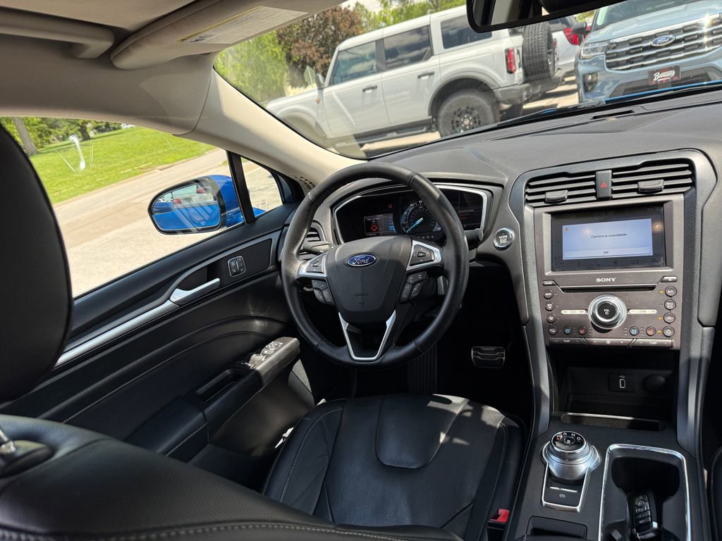 Used 2017 Ford Fusion Titanium FWD image 22