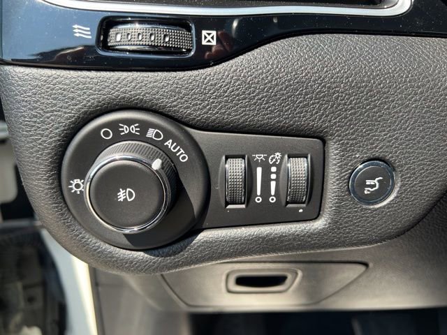 Certified 2019 Jeep Cherokee Latitude Plus image 22