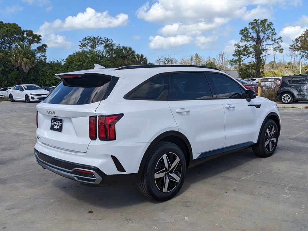 Certified 2023 Kia Sorento EX w/ Panoramic Sunroof Package image 9