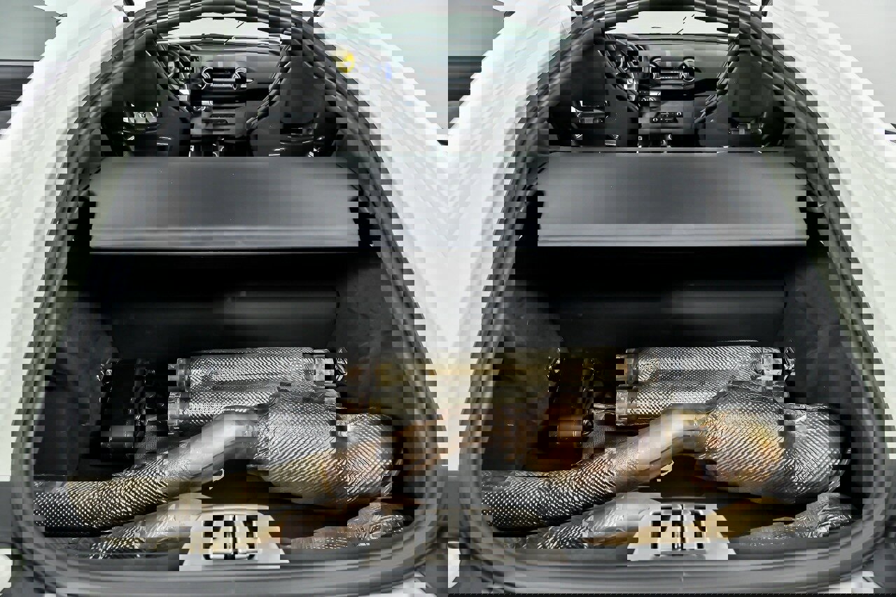 Used 2018 Ferrari 812 Superfast RWD image 16