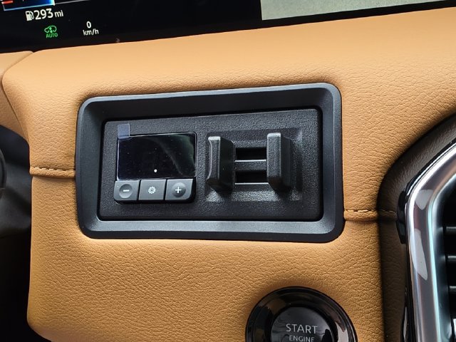 Certified 2025 Nissan Armada Platinum Reserve RWD image 30