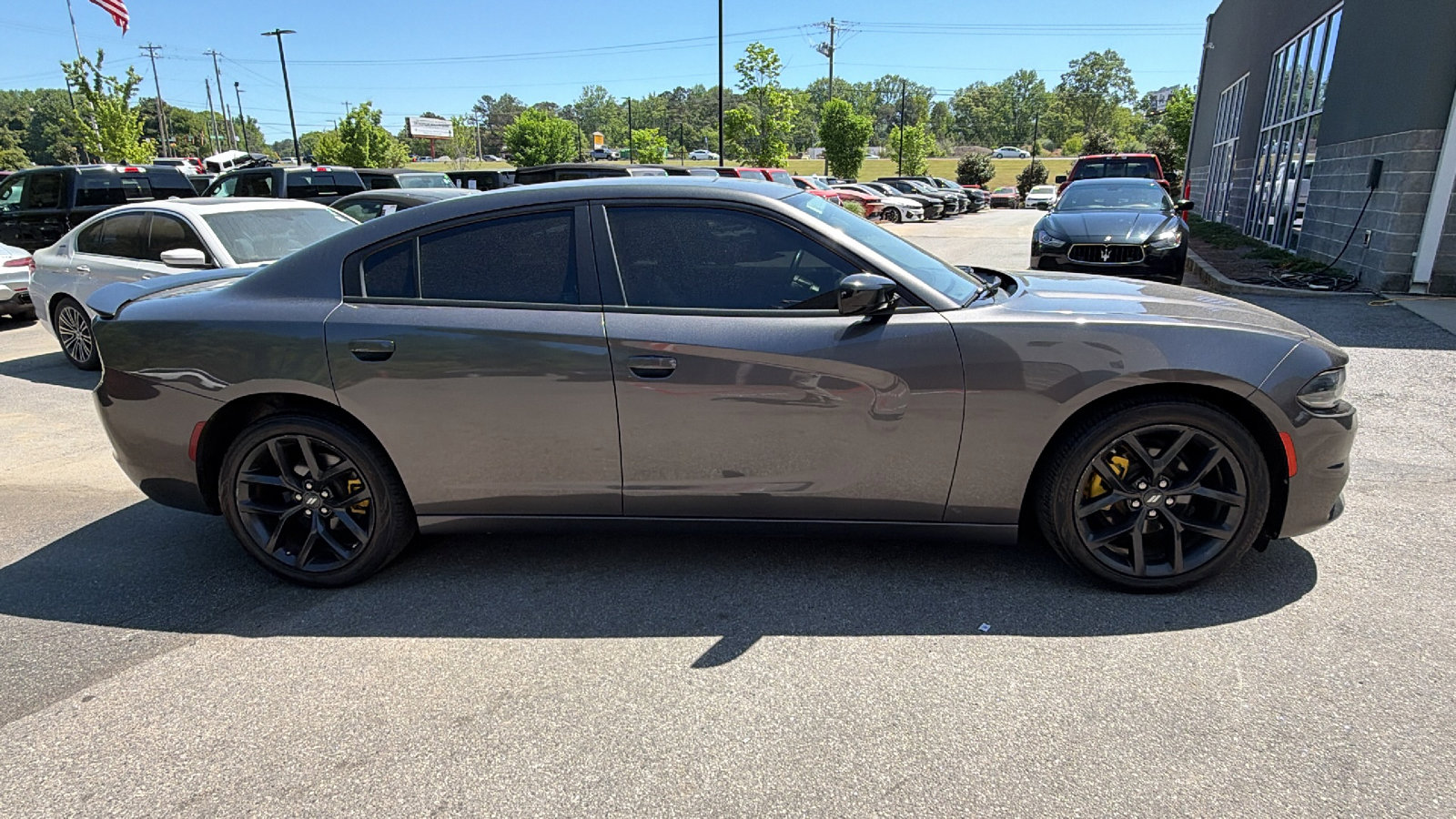 Used 2022 Dodge Charger SXT w/ Blacktop Package image 7