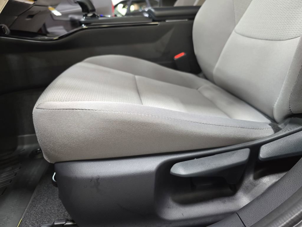 Used 2026 Toyota Prius LE image 30