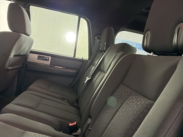 Used 2015 Ford Expedition XLT RWD image 13