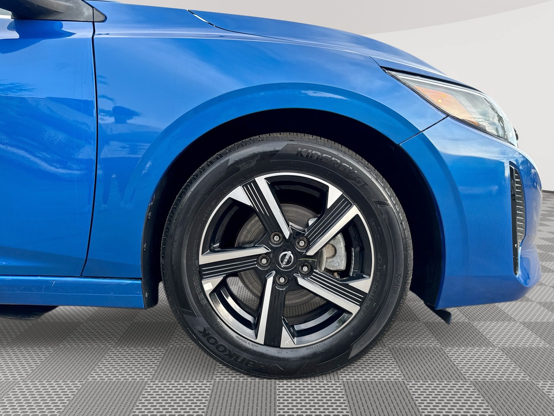 Used 2024 Nissan Sentra SV FWD image 30