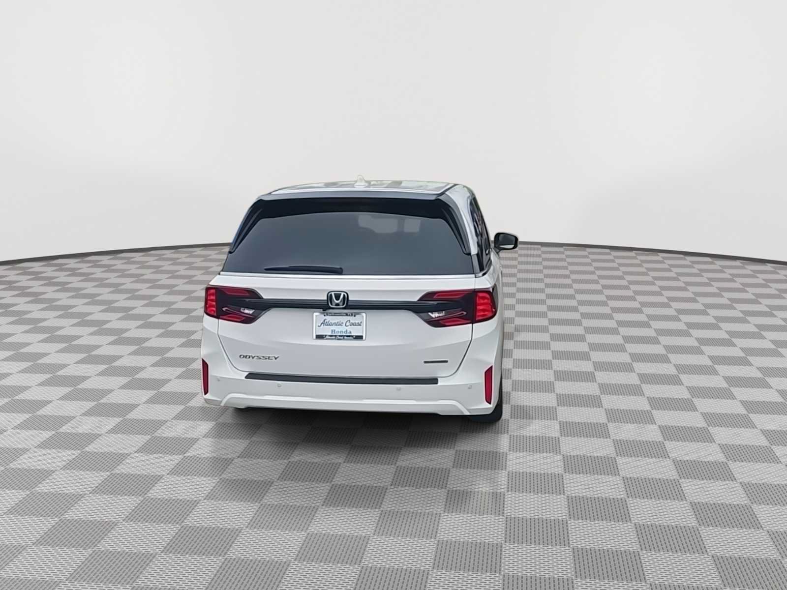 Certified 2026 Honda Odyssey Touring image 8