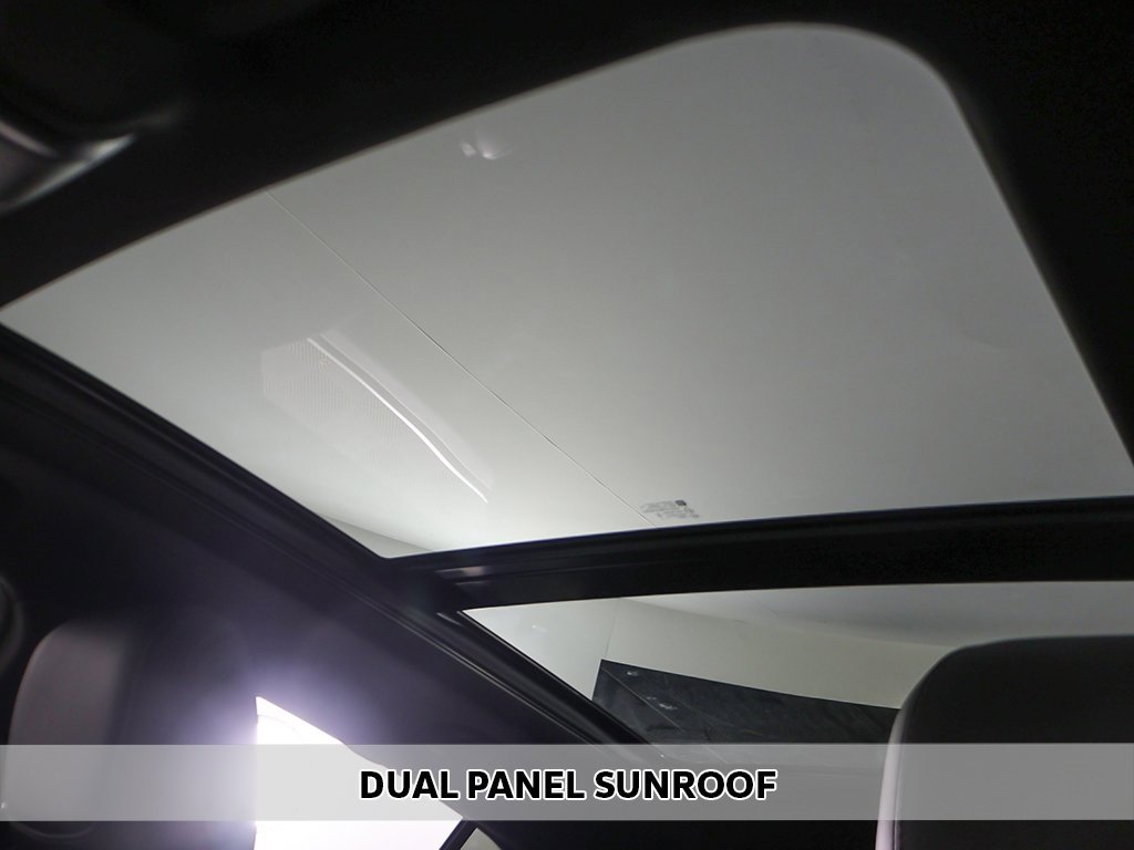 Used 2022 Cadillac XT4 Premium Luxury w/ Enhanced Visibility Package image 4