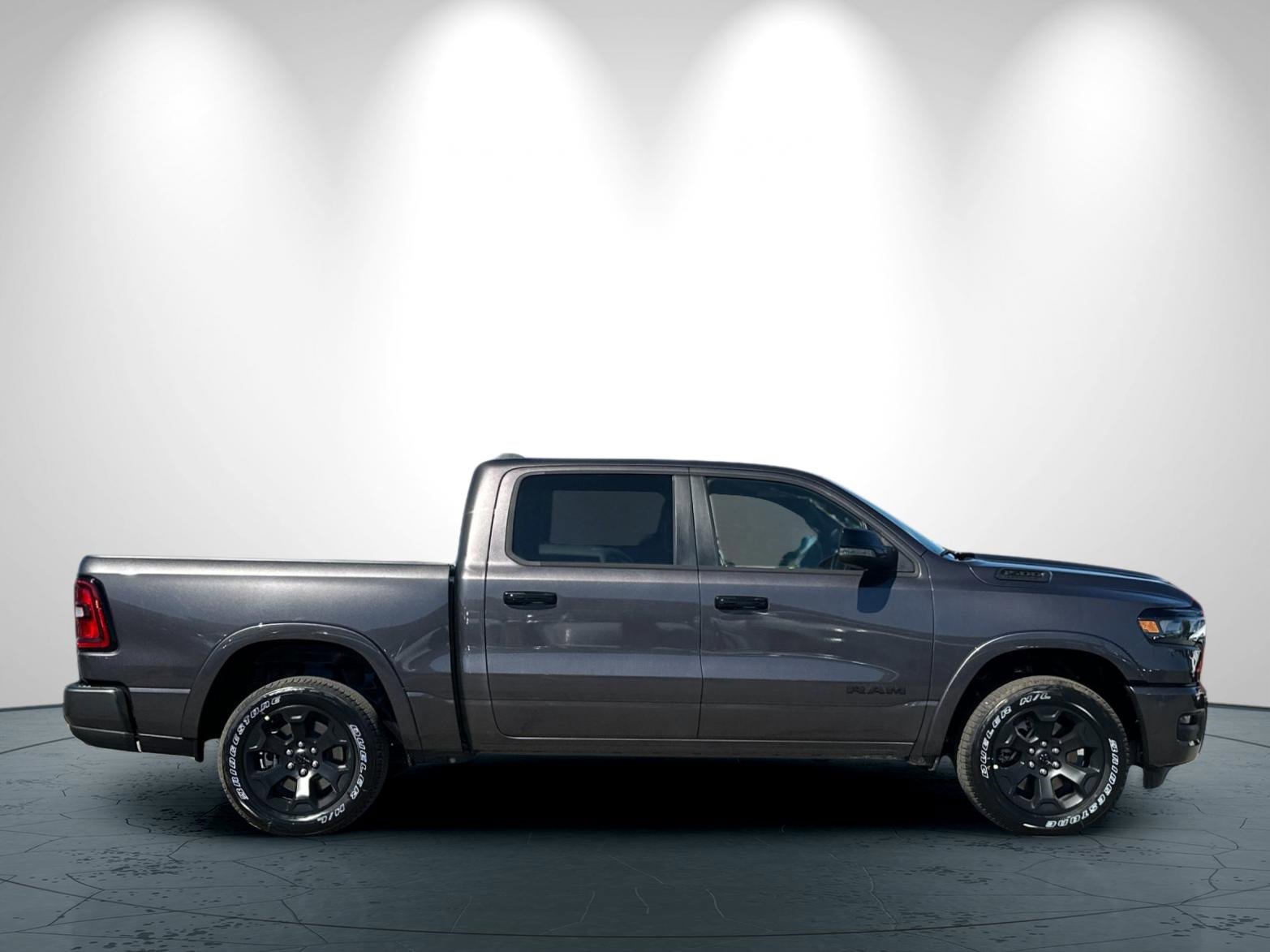New 2026 RAM 1500 4x4 Crew Cab image 3