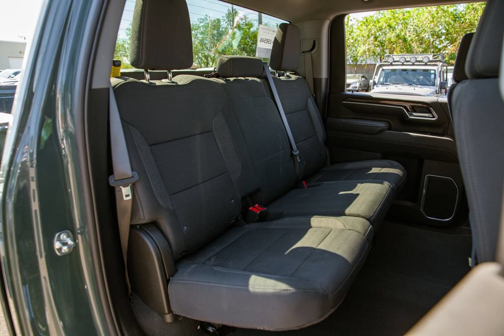Used 2025 Chevrolet Silverado 2500 LT w/ Convenience Package AWD/4WD image 12