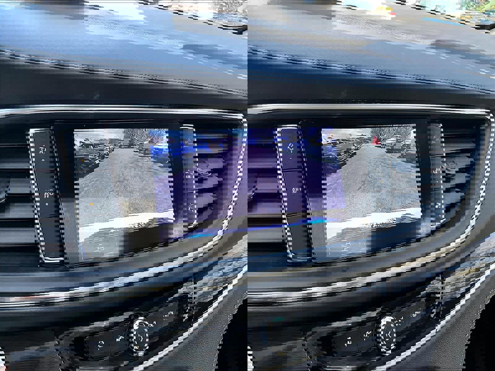 Used 2023 Buick Enclave Essence w/ Experience Buick Package AWD/4WD image 19