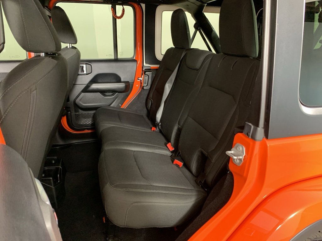 Used 2018 Jeep Wrangler Unlimited Sahara image 30