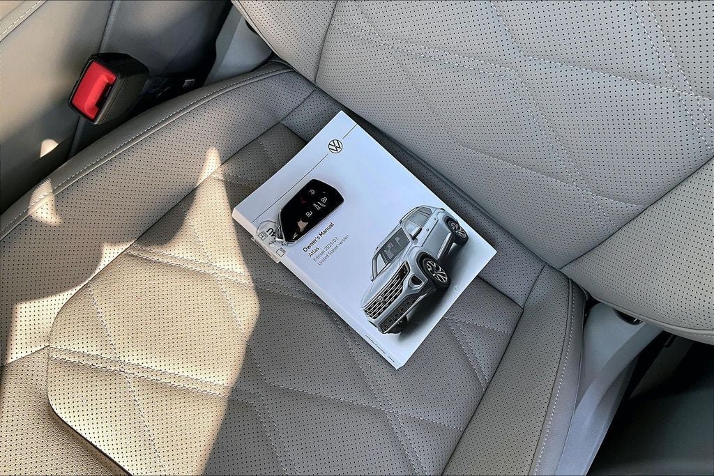 Certified 2026 Volkswagen Atlas SE w/ Panoramic Sunroof Package FWD image 11