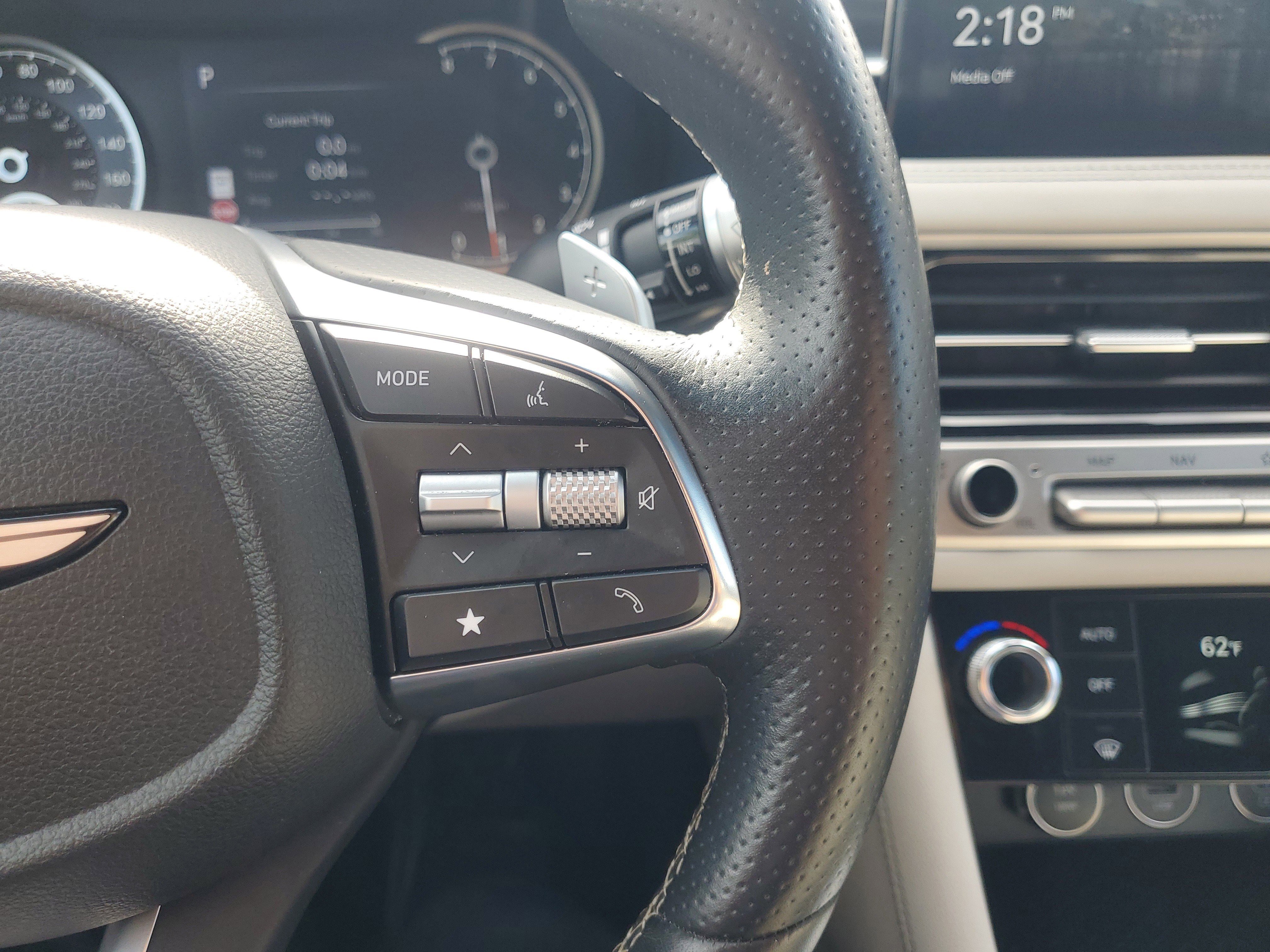 Used 2025 Genesis G70 2.5T image 22