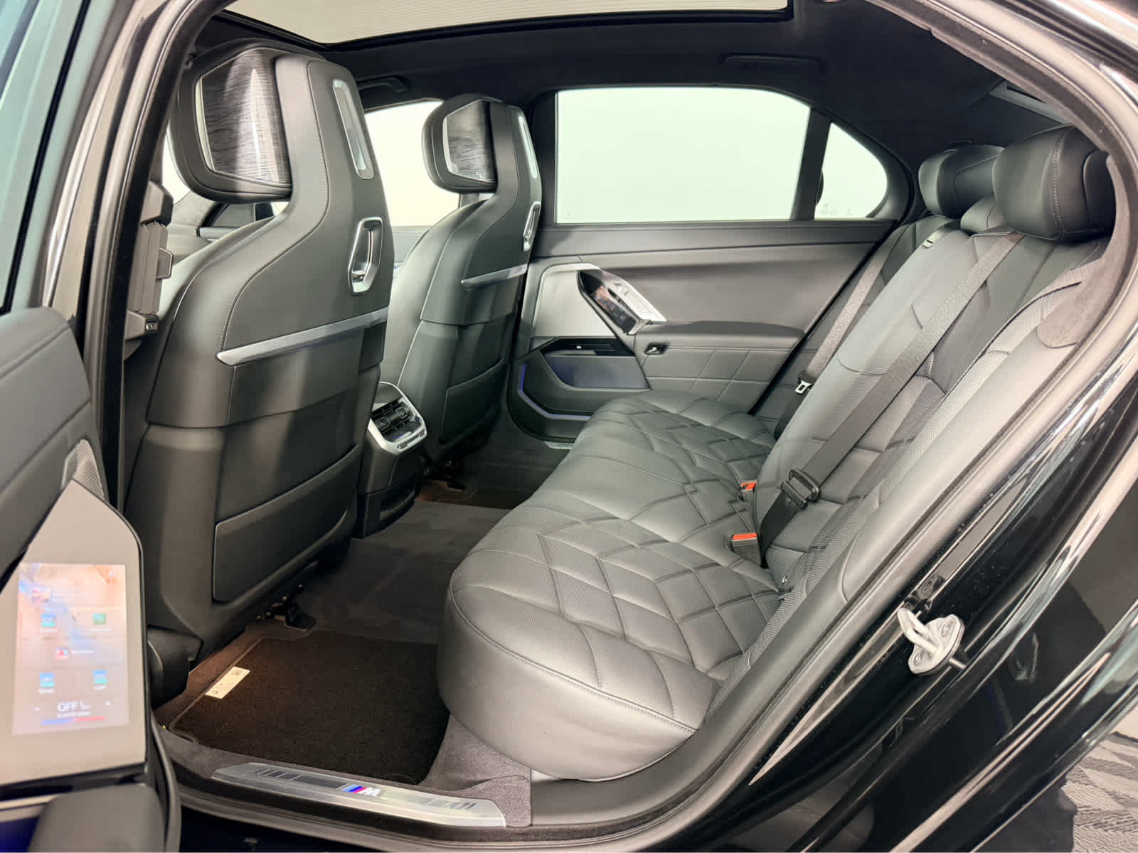Used 2026 BMW 740i RWD image 16