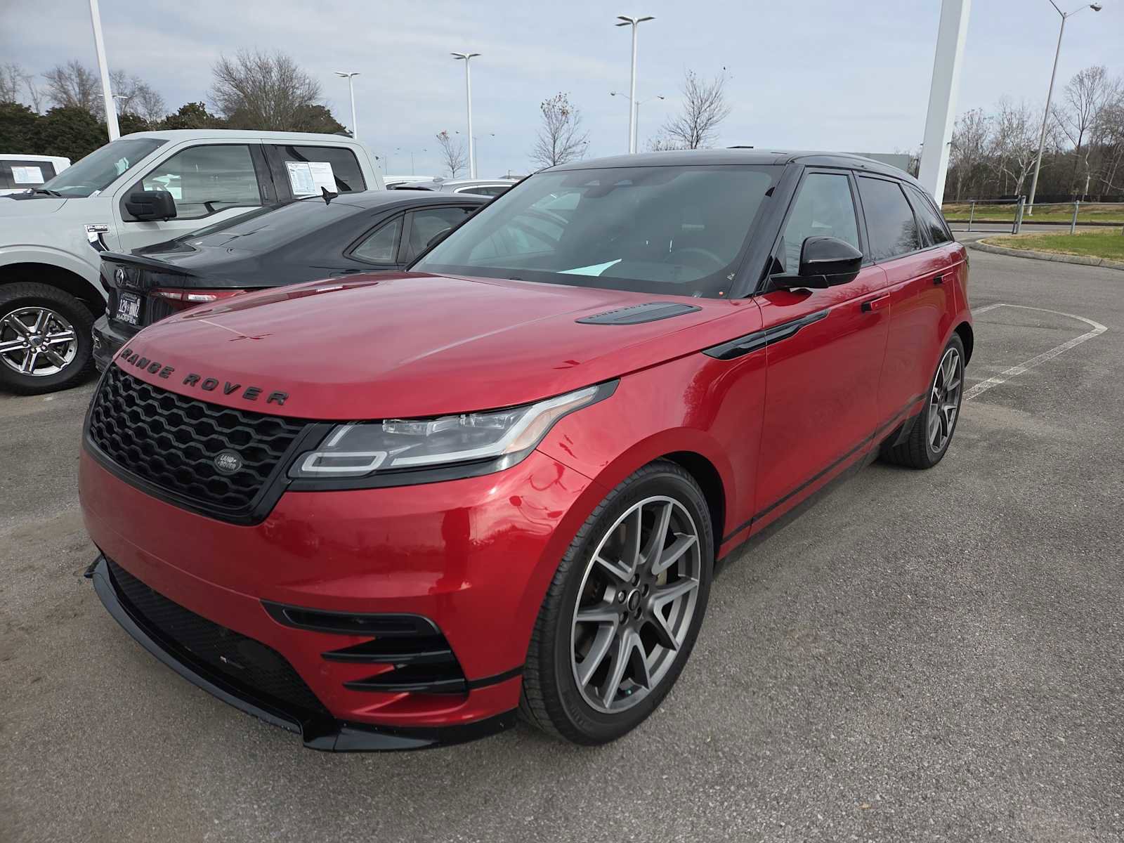 Used 2023 Land Rover Range Rover Velar R-Dynamic S image 4