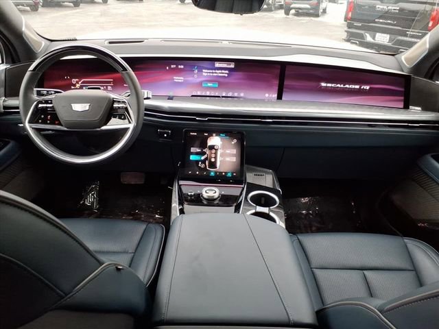 Certified 2025 Cadillac Escalade IQ Luxury 2 w/ LPO, Radiant Package image 18