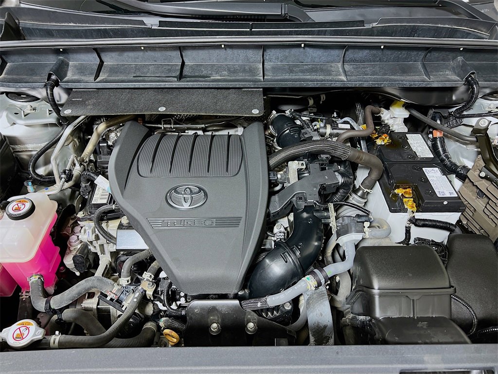 Certified 2024 Toyota Highlander LE image 27