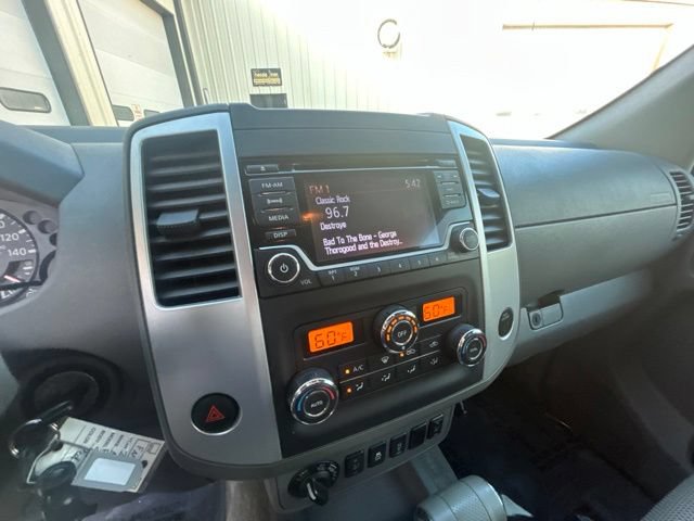 Used 2015 Nissan Frontier SV w/ SV Value Truck Package AWD/4WD image 23