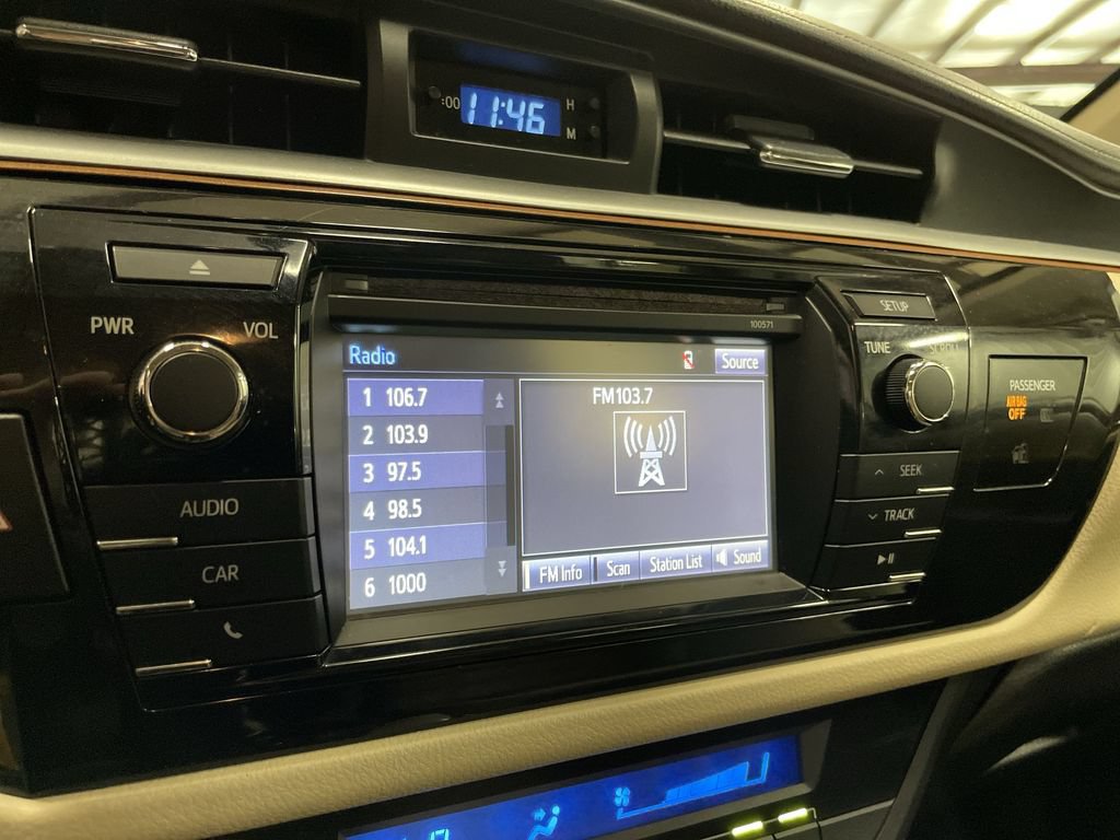 Used 2016 Toyota Corolla LE FWD image 18