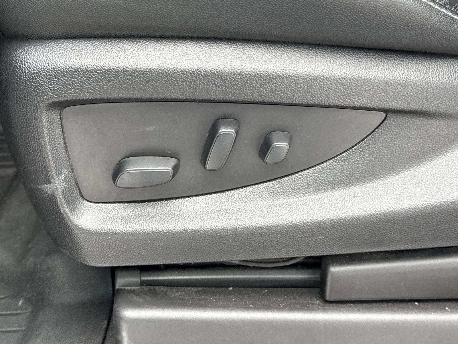 Used 2018 GMC Sierra 1500 SLT w/ SLT Premium Package image 15