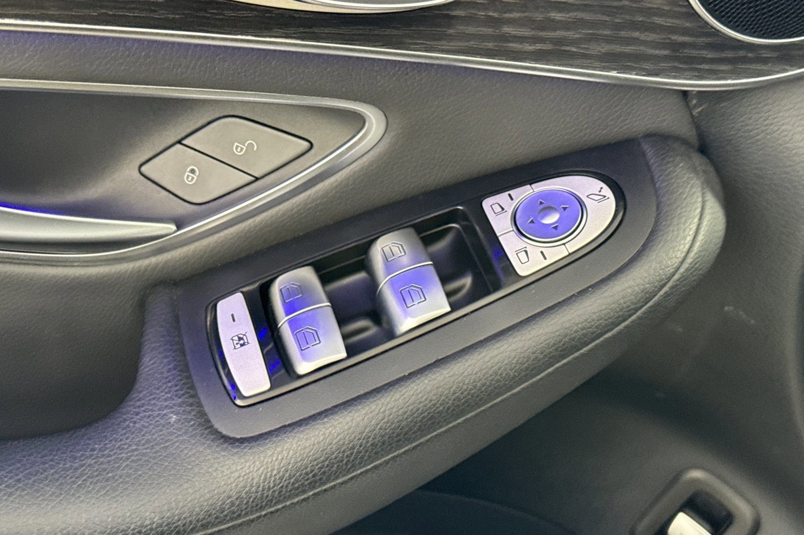 Used 2022 Mercedes-Benz GLC 300 image 13