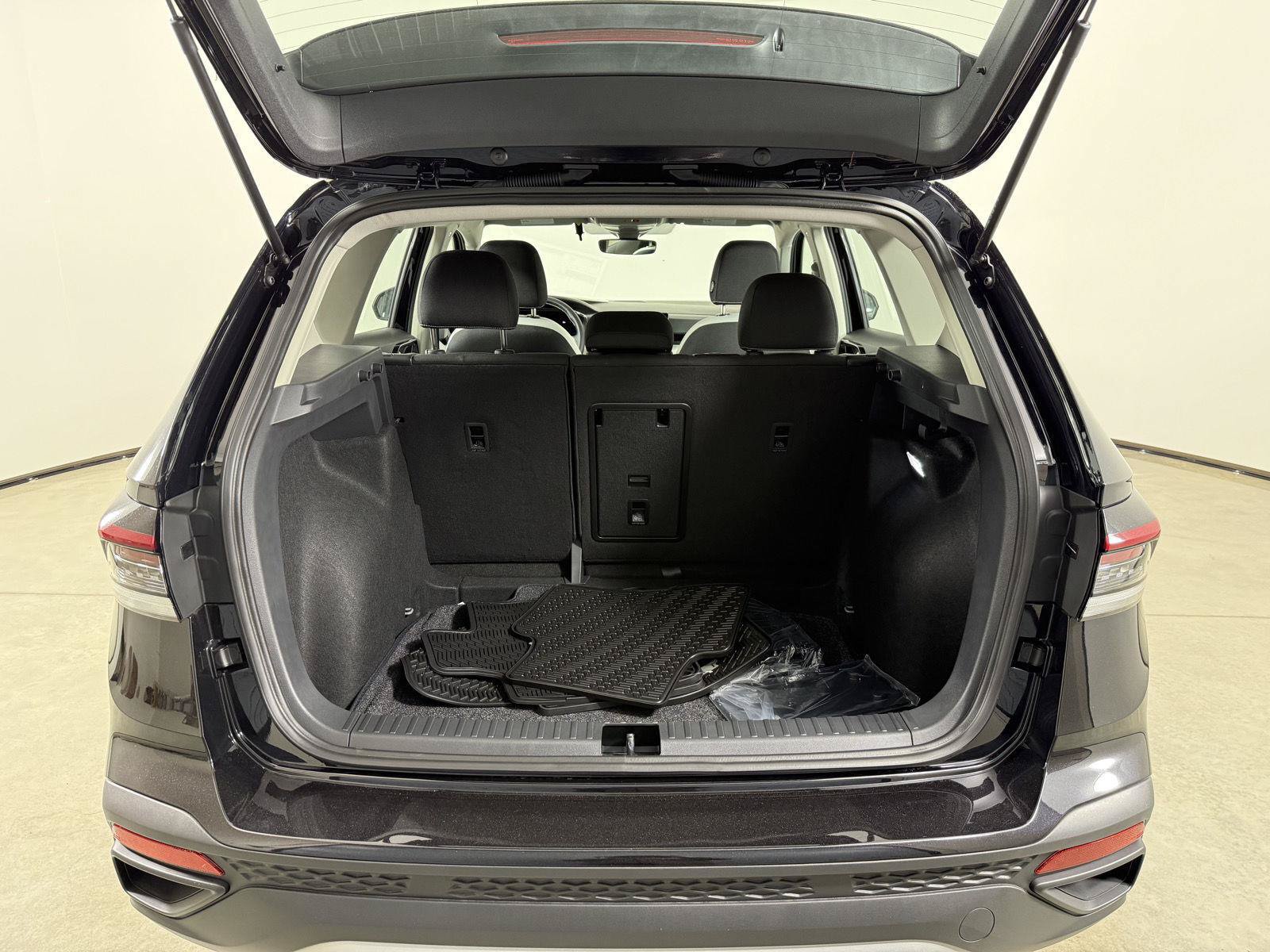 New 2027 Volkswagen Taos S FWD image 20