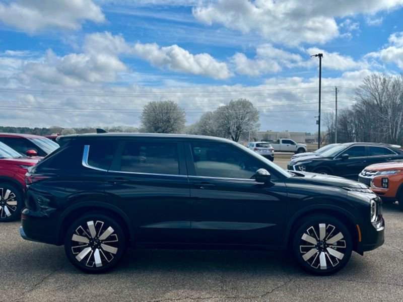 New 2026 Mitsubishi Outlander SE FWD image 6