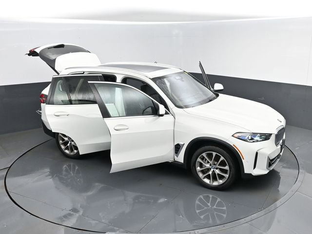 Used 2024 BMW X5 xDrive50e image 33