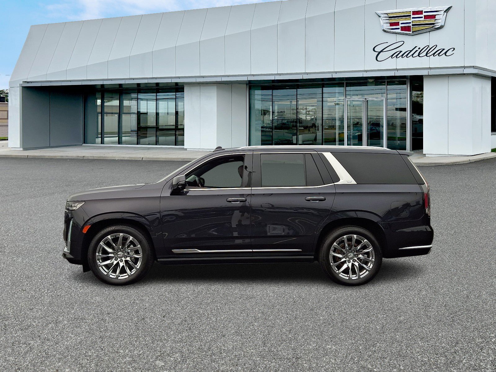 Certified 2022 Cadillac Escalade Premium Luxury Platinum w/ Heavy-Duty Trailer Package AWD/4WD image 2