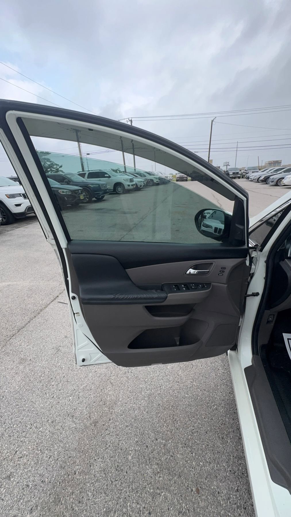 Used 2014 Honda Odyssey Touring Elite image 13