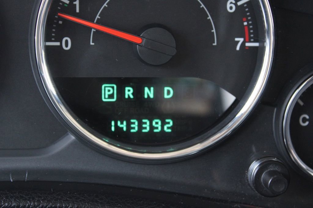 Used 2014 Jeep Wrangler Unlimited Sahara w/ Connectivity Group image 32