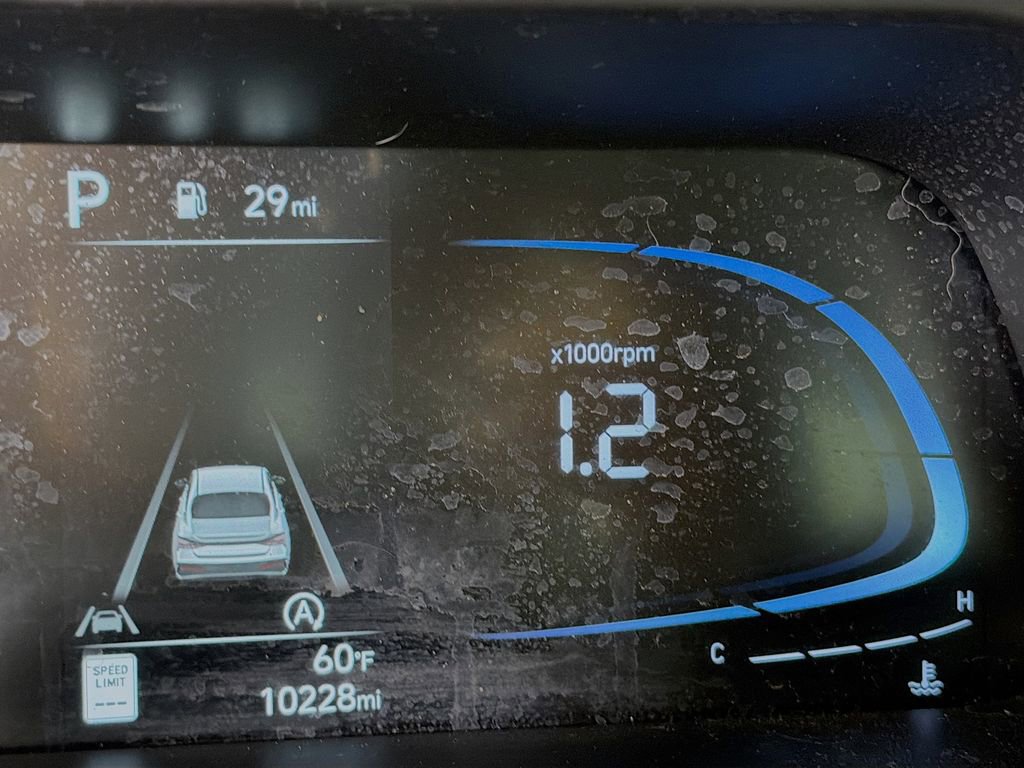 Used 2024 Hyundai Elantra SE image 15