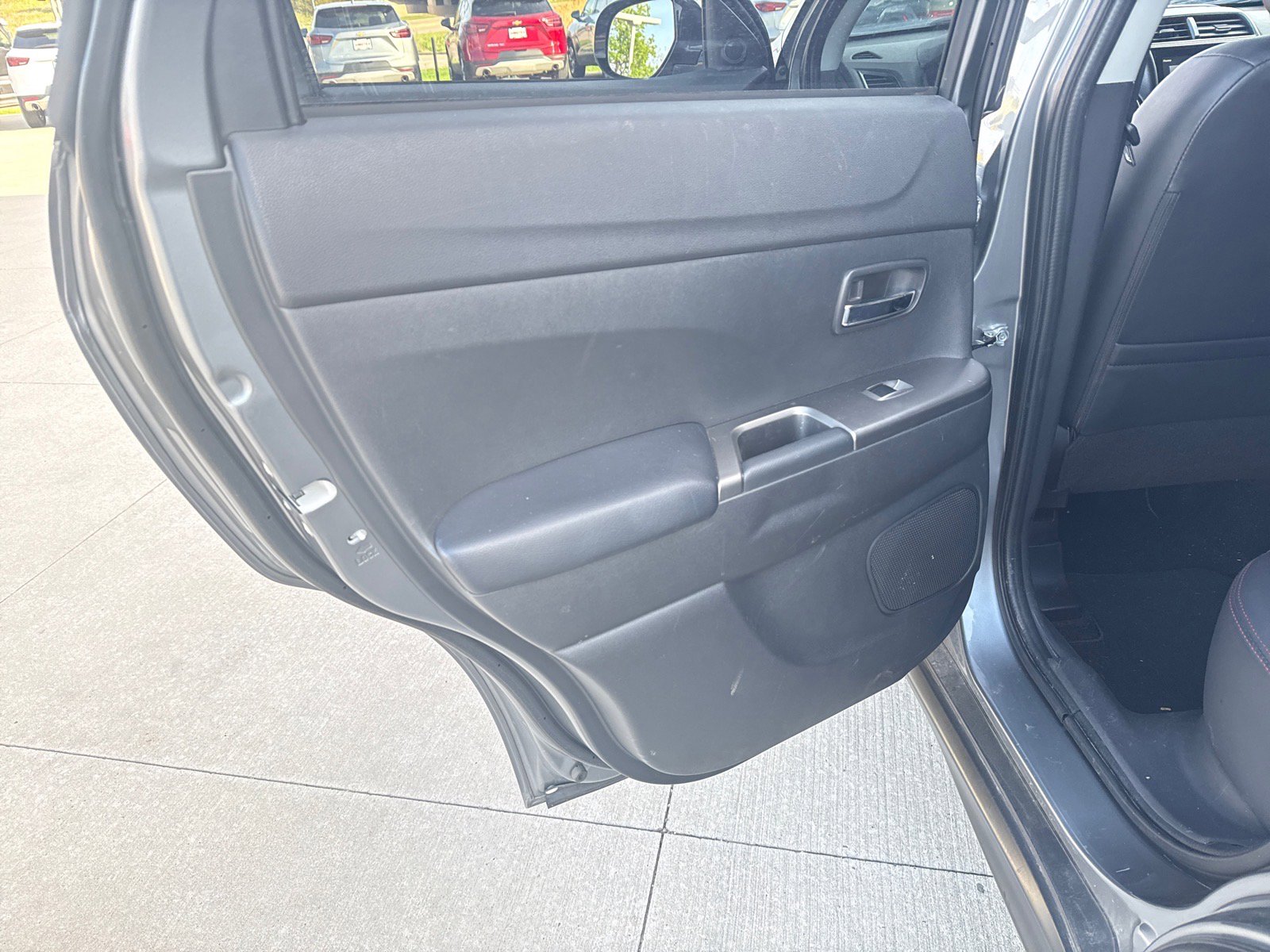 Used 2025 Mitsubishi Outlander Sport SE AWD/4WD image 10